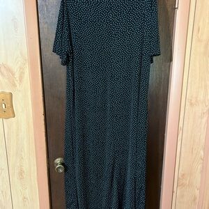 Black Dress with Blue Polka Dots, Crew Neck and Short Sleeves